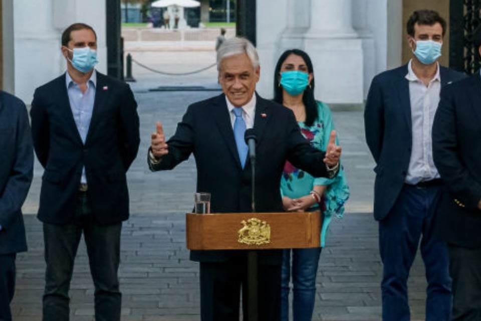 Sabastián Piñero, expresidente, equipos de rescate, Armada, MundoNow