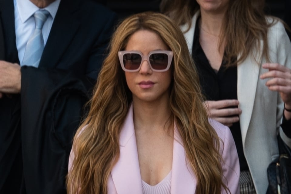 Las Mujeres Ya No Lloran, shakira, singer, celebrities, MundoNOW