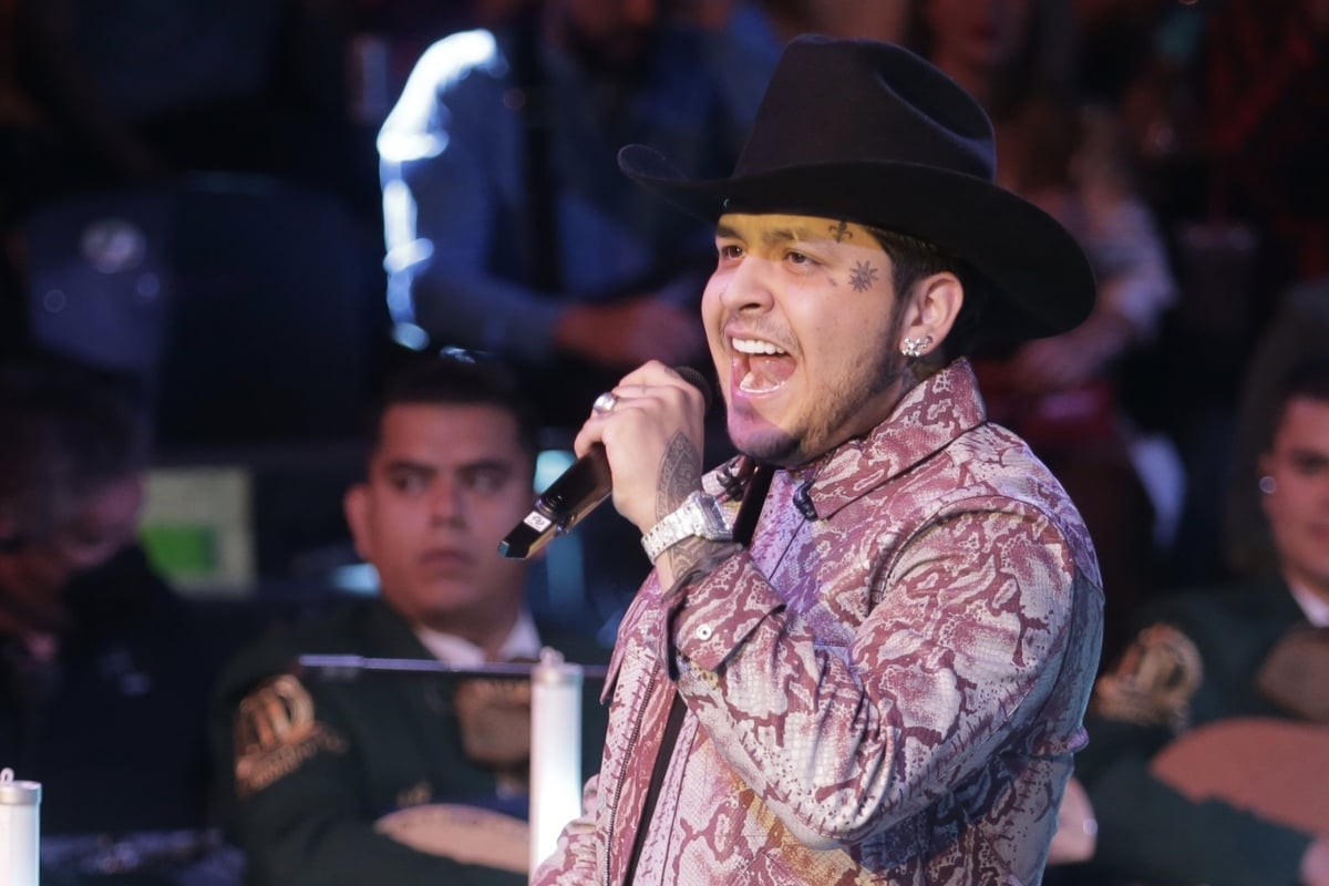 ¿No cumplió su palabra? Christian Nodal le queda mal a una mujer con tumor