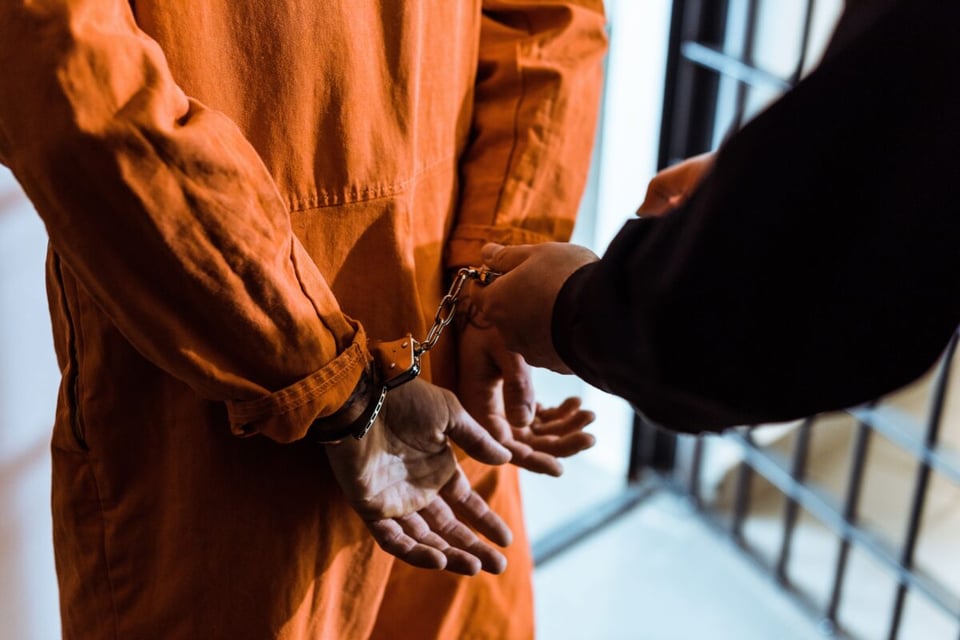 Prisionero, Guardia, Historia de Frank Abagnale, MundoNow, Podcast