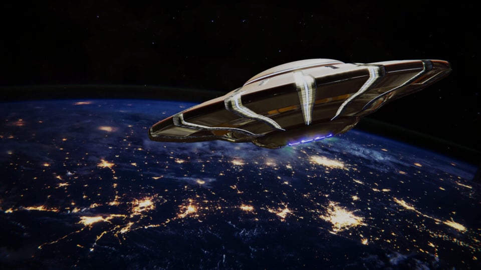 OVNI volando en el espacio