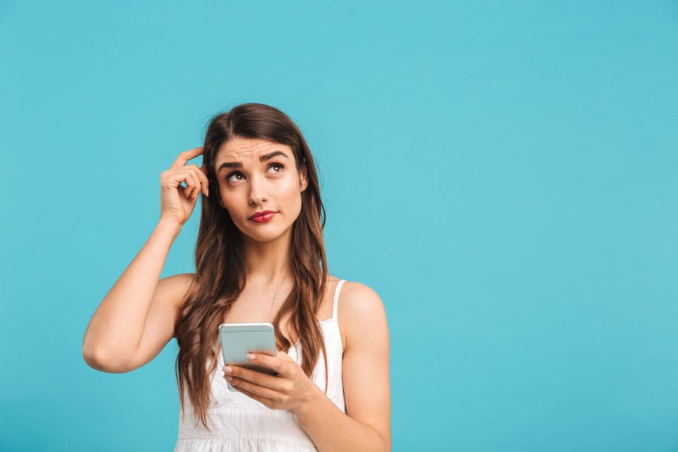 Family does not want, Phone, Blouse, MundoNow, Podcast