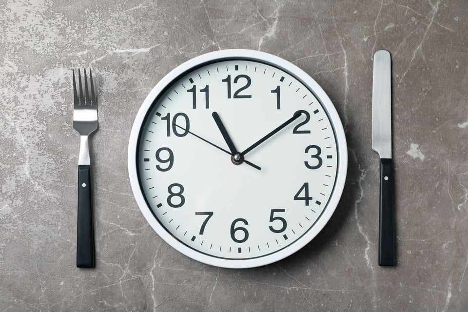 Profe Claudio Nieto: ¿Cuántas veces debemos comer al día? featured image