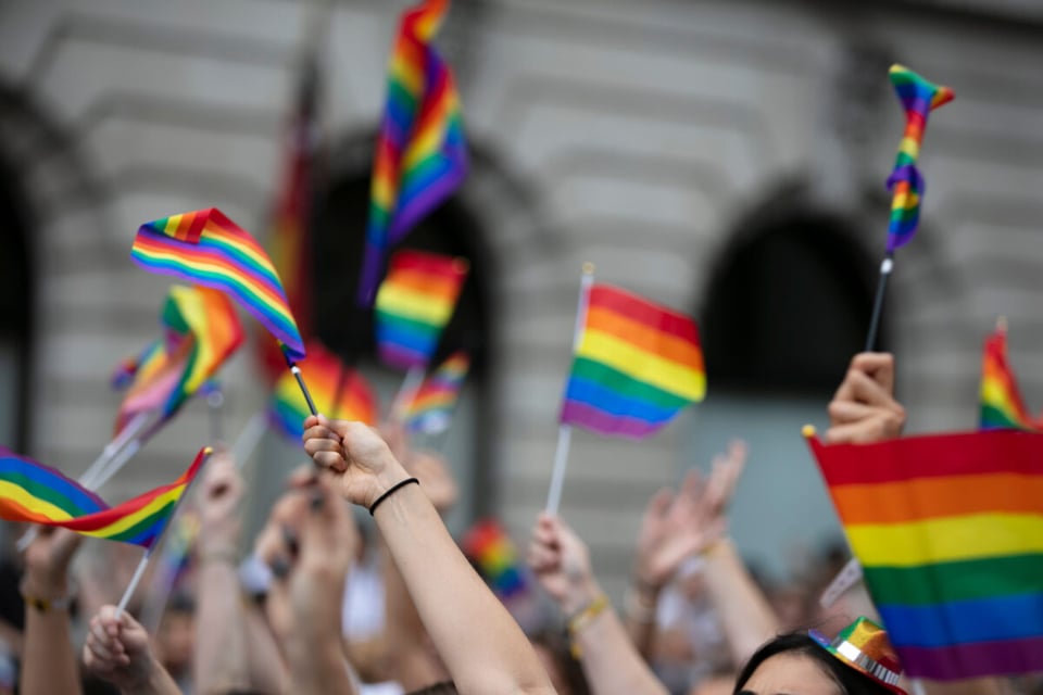 banderas, desfile, celebración, MundoNOW, pride
