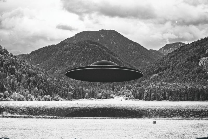 UFO, Huella OVNI, Mountain, Lake, MundoNow