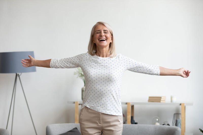 Open arms, Woman, Happy, MundoNow, Podcast