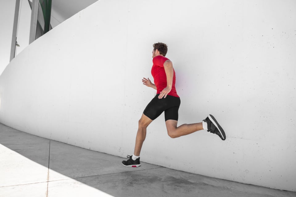 Hombre corriendo, HIIT, Cardio, MundoNow, Podcast