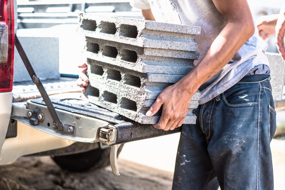 Blocks, Worker, Rodrigo Rivera, MundoNow, Podcast