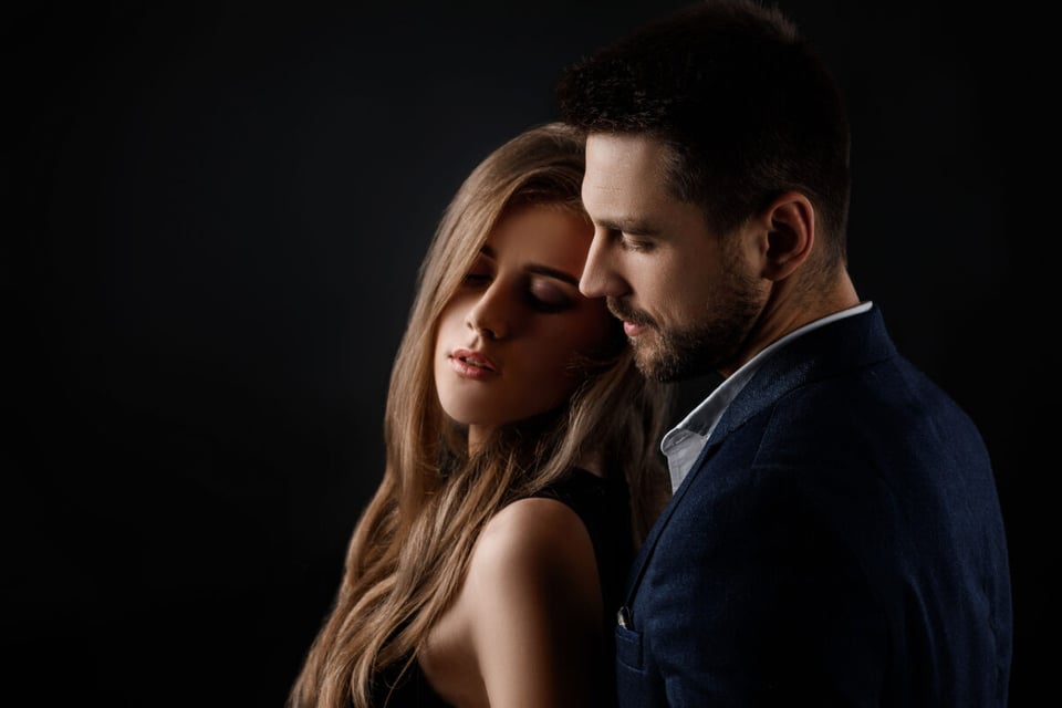 Hug, Couple, Girl, MundoNow, Podcast