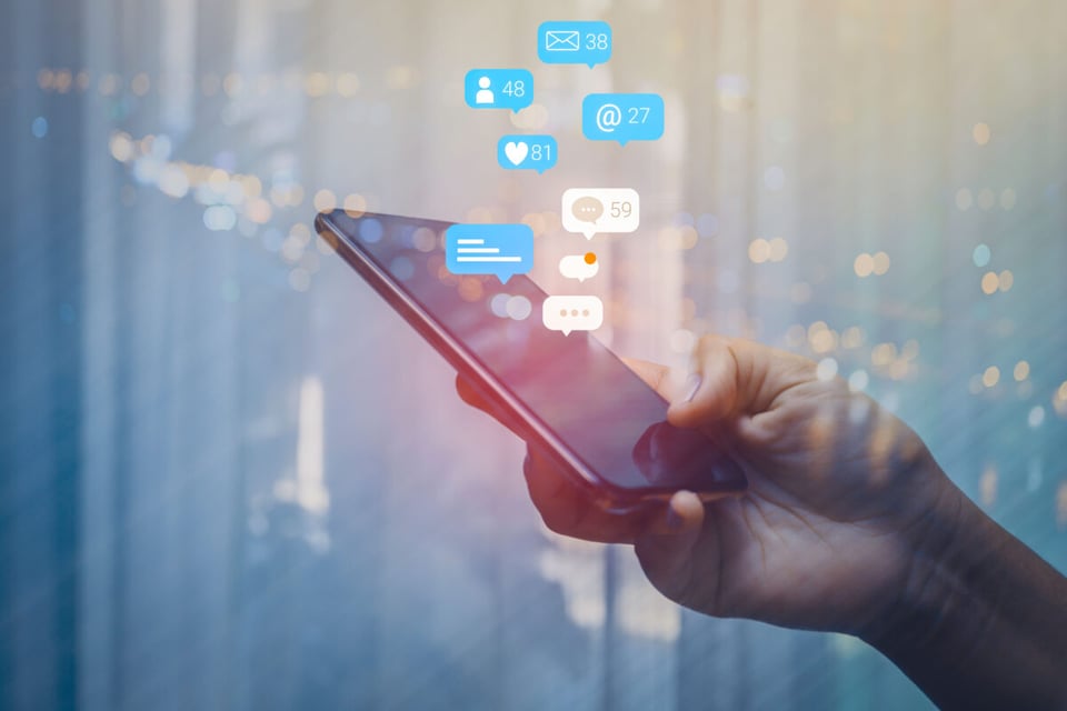 Likes, Smartphone, Privacy, MundoNow, Podcast