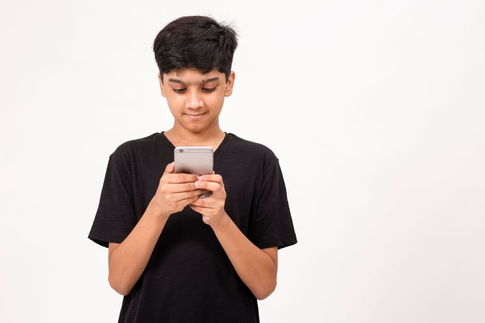 Teenager, Child, Cell Phone, MundoNow, Podcast