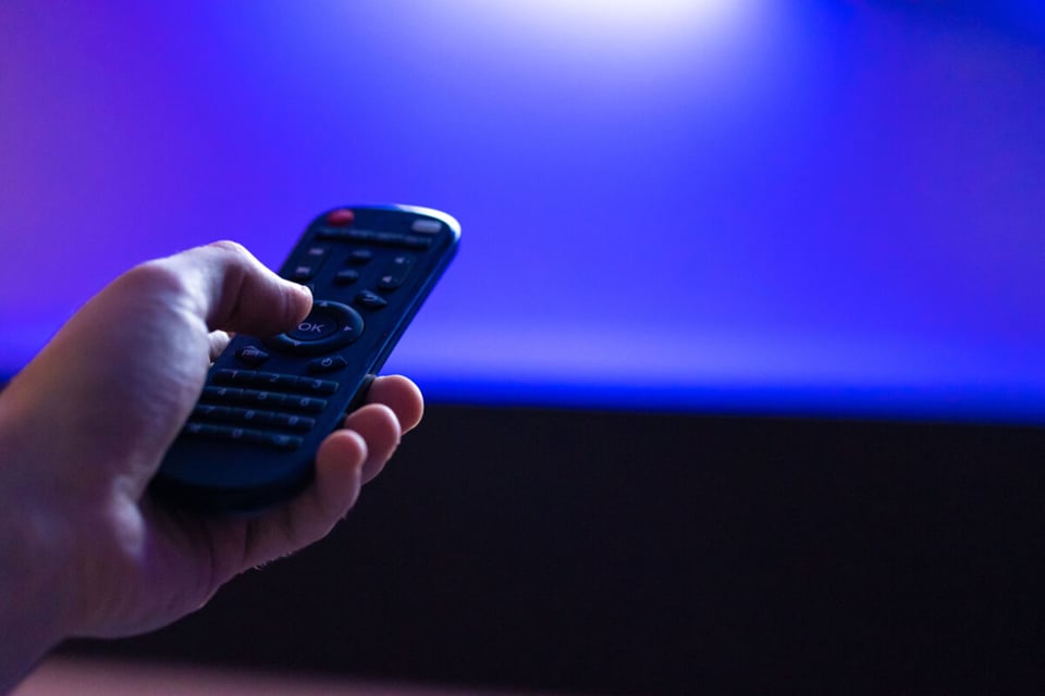 Remote, Hand, Huella OVNI, MundoNow, Podcast