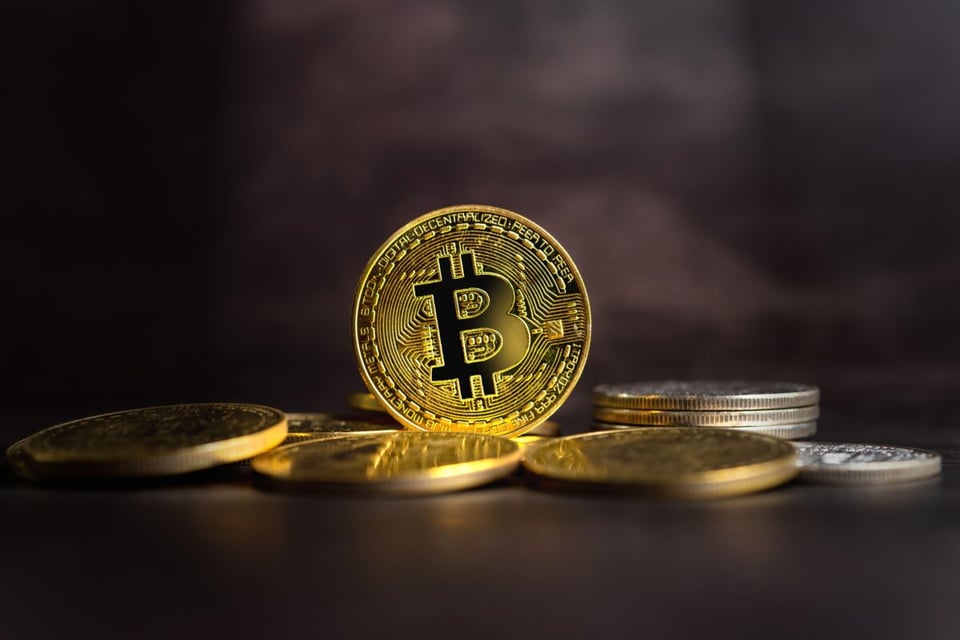 Currency, Capital, Theft, MundoNow, Company
