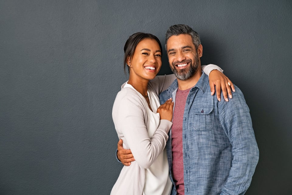 Text message, Couple, Joy, MundoNow, Podcast