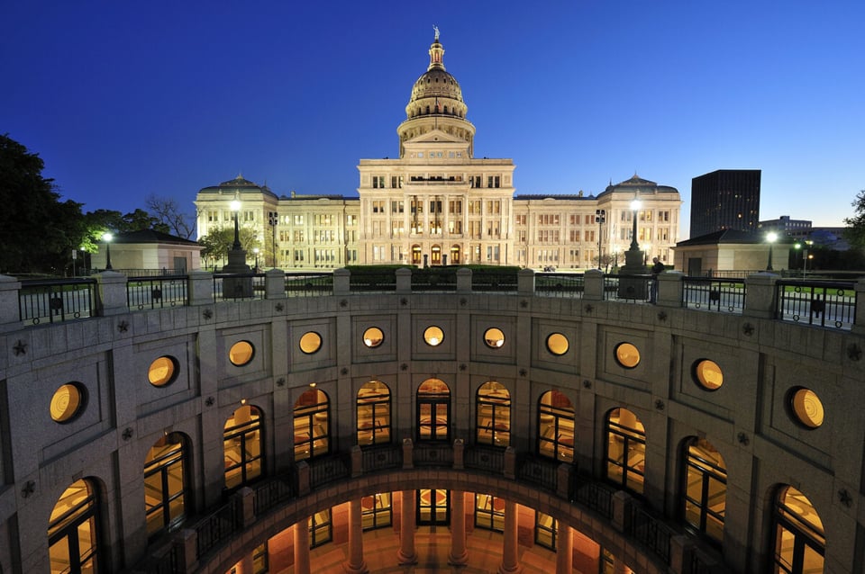 Building, Texas, Court, MundoNow, Podcast
