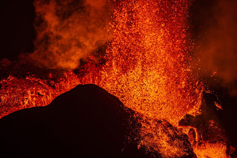 Volcán, Lava, Cráter, MundoNow, Podcast