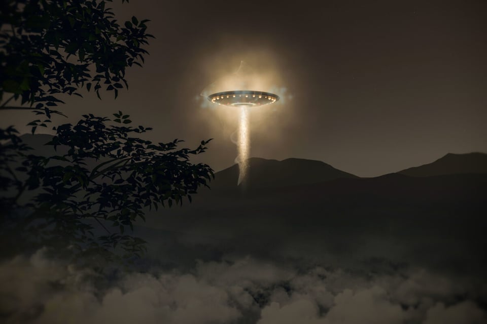 UFO, Forest, MundoNow, Varingha UFO, Podcast