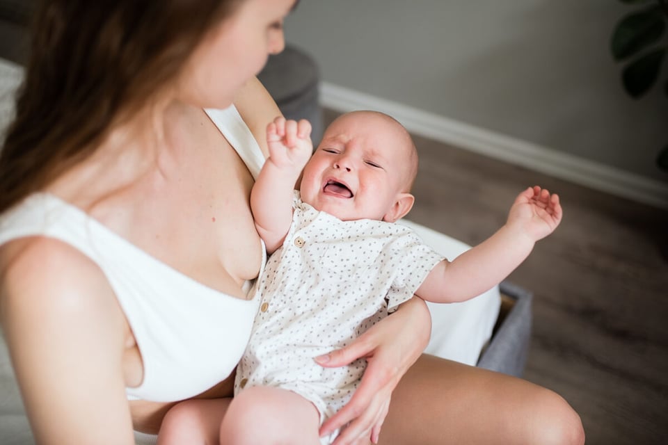 Mujer con bebé, Maternidad, Hijo, MundoNow, Podcast