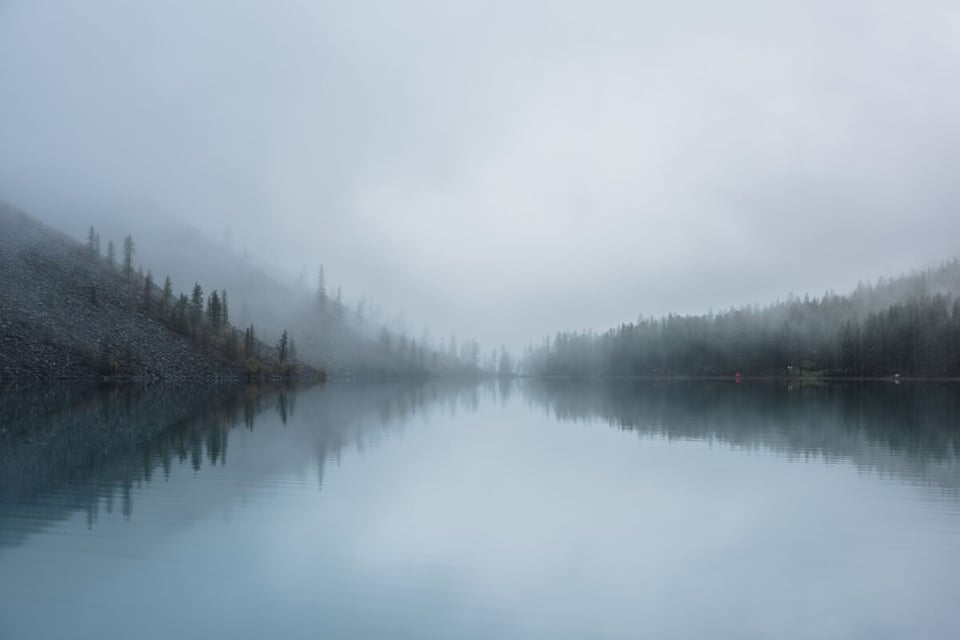 Lago, Niebla, Suspenso, MundoNow, Podcast