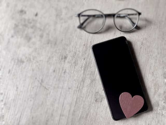 How to Catch Your Man Cheating on Social Media