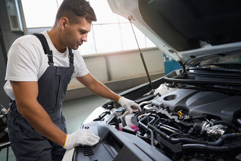 Mechanic, Sergio, Car, MundoNow, Podcast