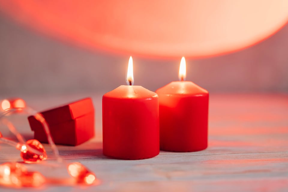 Candles, Red box, Archangel, MundoNow, Podcast