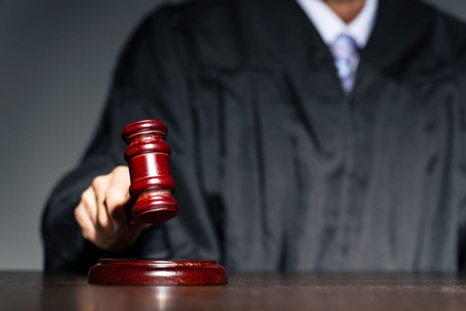 Domestic violence, Judge, Trial, MundoNow, Podcast