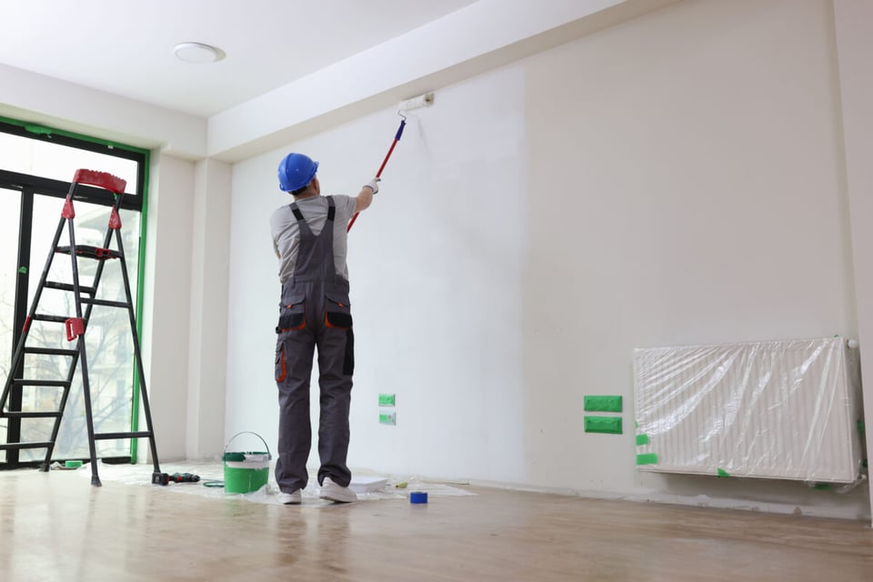 Pintando casa, Hombre, Pared, MundoNow, Podcast
