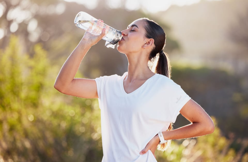 Woman, Water, Exterior, MundoNow, Podcast