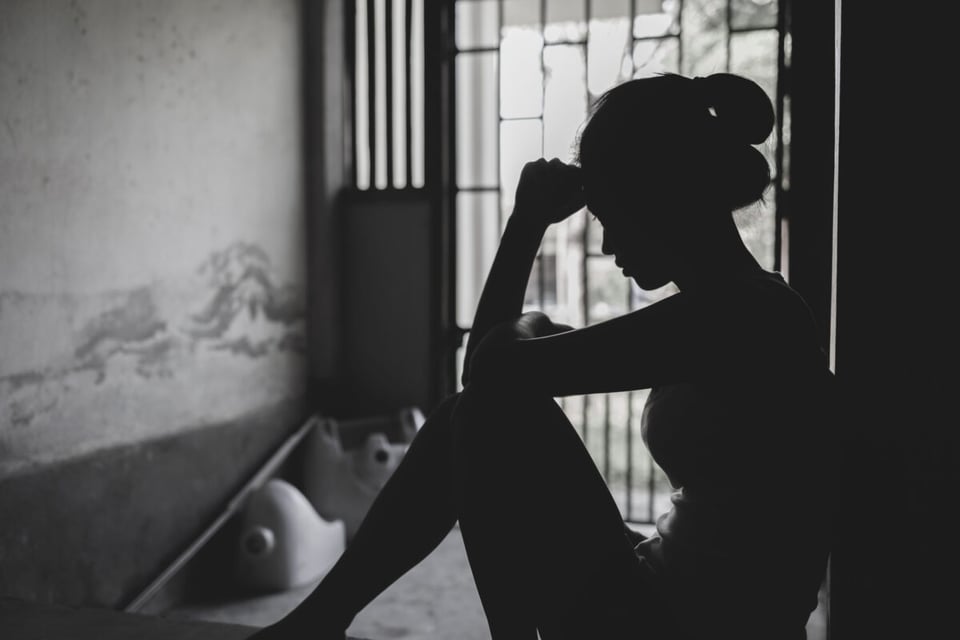 Domestic violence, Shadow, Woman, MundoNow, Podcast