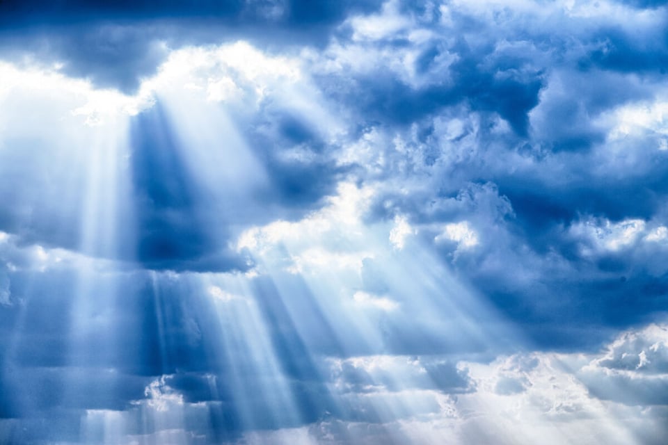 Rayos de luz, Cielo, Nubes, MundoNow, Podcast