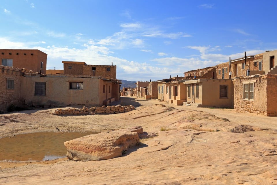 Stone city, Town, Sky, MundoNow, Podcast