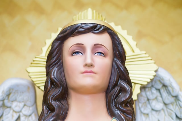 Ángeles en tu Mundo: El Arcángel Uriel, Iluminador de Abundancia y Sabiduría
