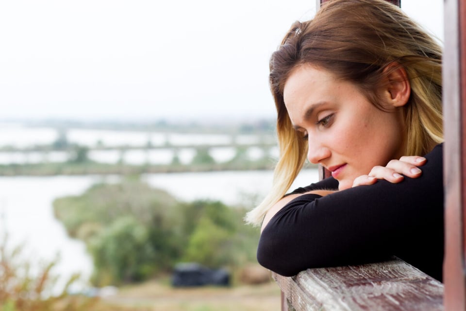 Girl missing someone, Melancholy, Nostalgia, MundoNow, Podcast
