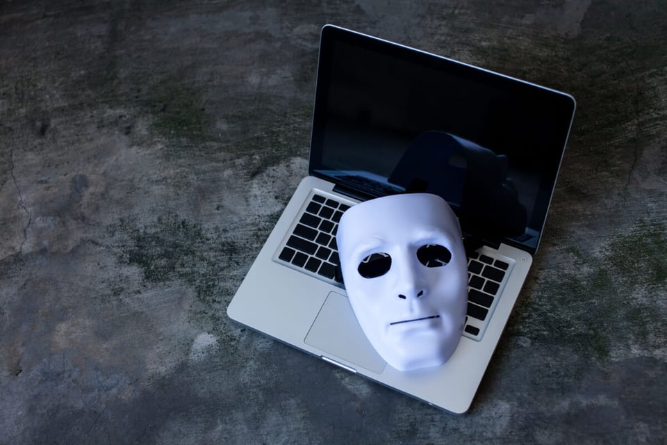 Mask, Computer, Fraud, MundoNow, Podcast