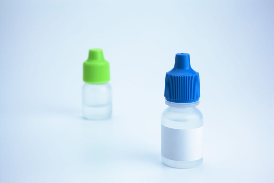 Entre Madres y Doctoras: Applying Eye Drops to Your Child
