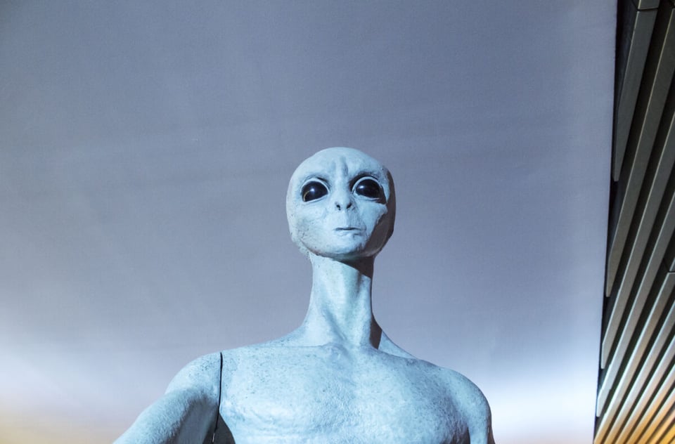 Alien, Figure, MundoNow, Museum, Podcast