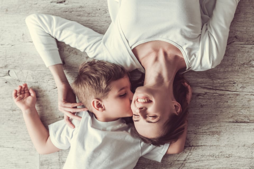 Madre, Hijo, Maternidad, MundoNow, Podcast