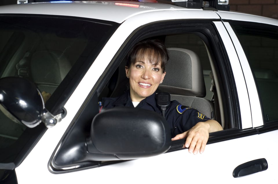 Mujer, Carro, Patrulla, MundoNow, Podcast