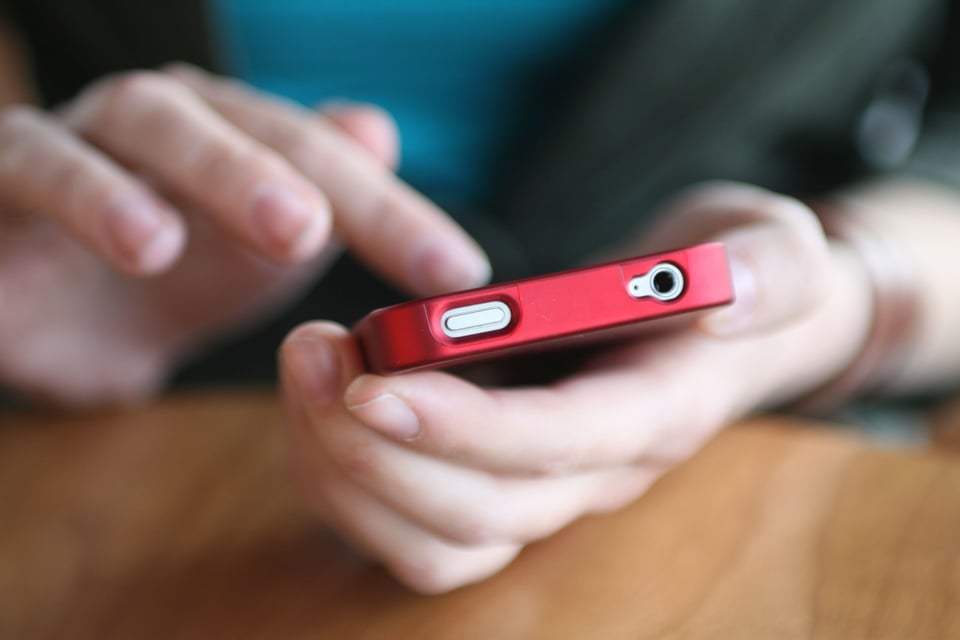 Entre Madres y Doctoras: Your Children and Social Media