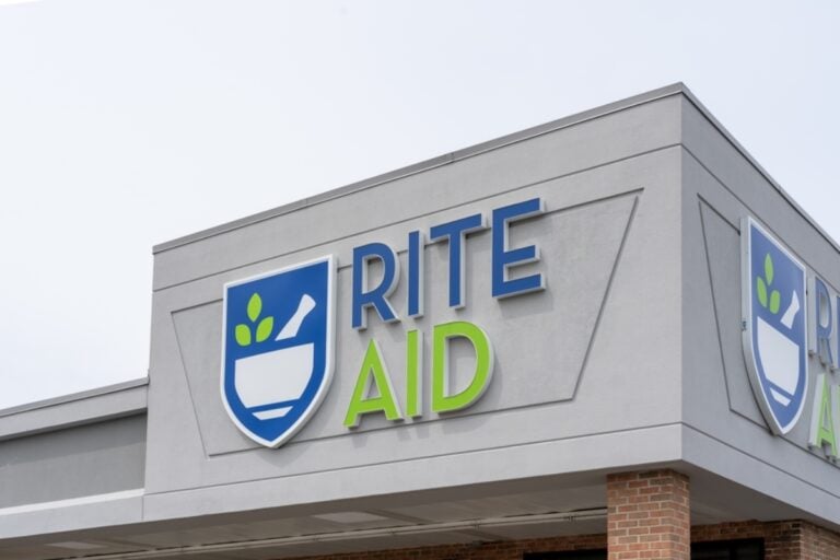 Rite Aid, rival de CVS, cerrará una de sus farmacias en EEUU en pocos días