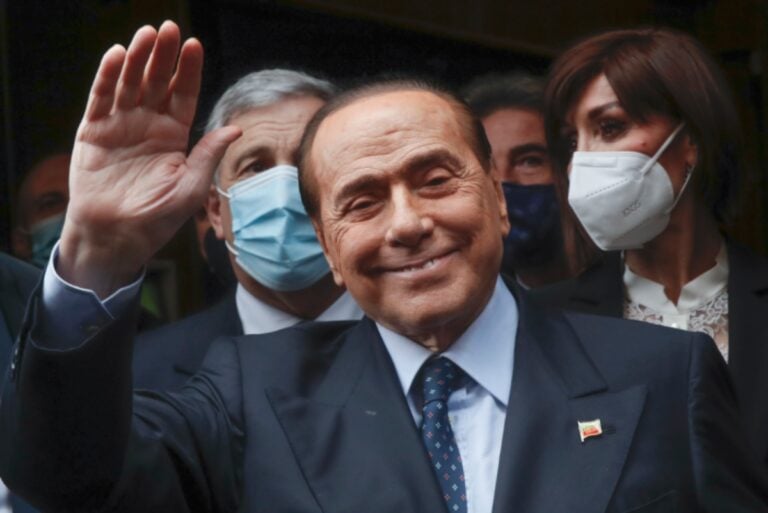 Vladímir Putin se viste de luto tras la muerte del ex primer ministro Silvio Berlusconi
