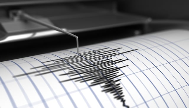 Pánico tras reportarse fuerte sismo de 6.6 grados