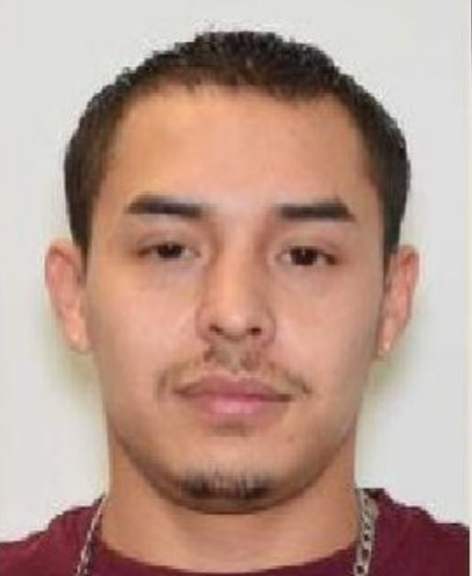 Sonny Thomas Almanza es acusado de matar a un policía