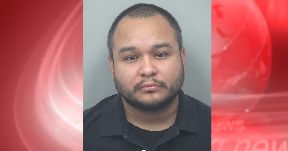 Crónica: Latino halla a su esposa durmiendo con otro en el carro
