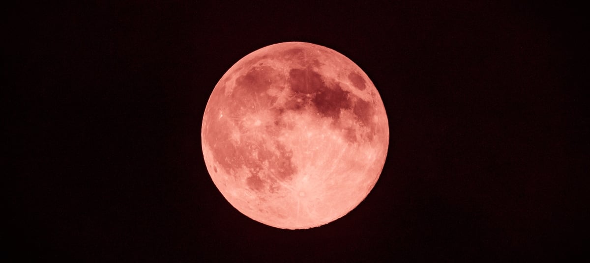 ¡Un evento maravilloso! La luna de fresa estará presente esta semana