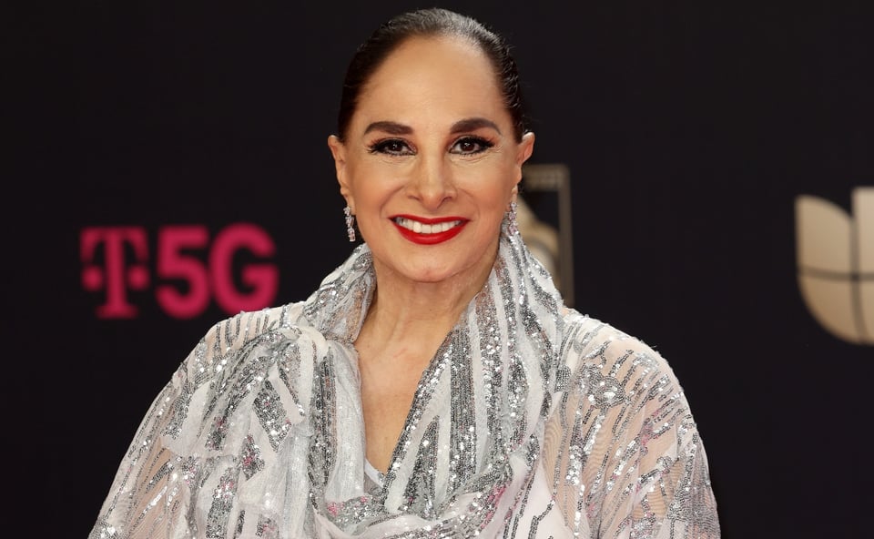 María Elena Salinas and other celebrities mourning the death of Susana Dosamantes