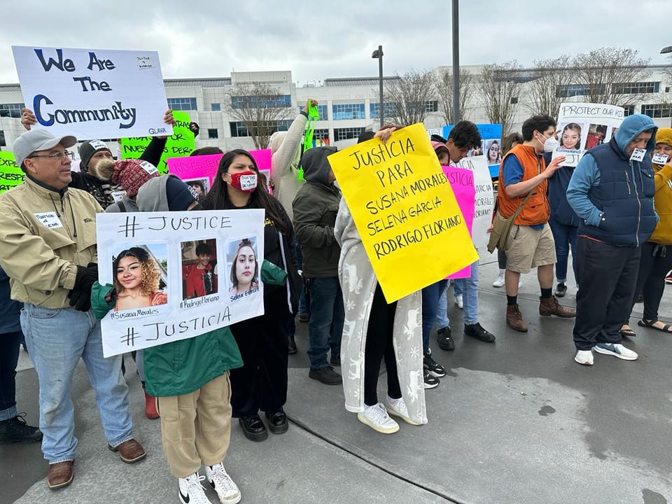 Crónica Hispanos protestar Susana
