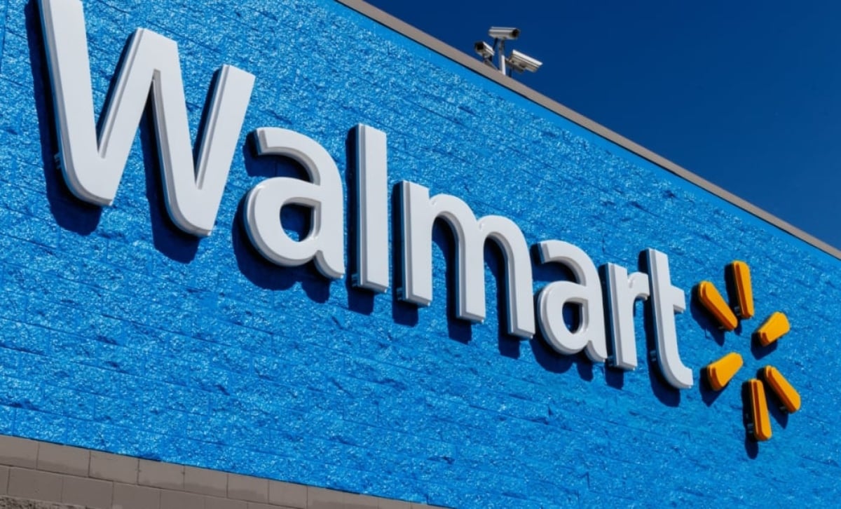 Walmart toma drástica decisión tras aumento de contagios por la variante ómicron: cerrará tiendas