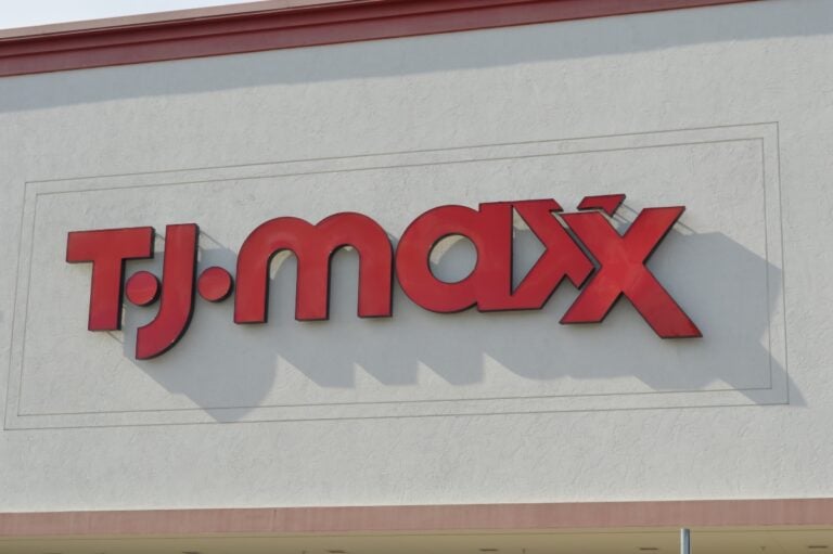 Emiten recall de bancos para el hogar que venden en TJMaxx y Marshalls